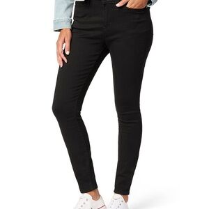 NWT Levi Mid Rise Black Skinny Jeans